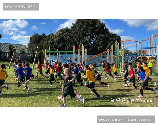 床笠罩足球明星的时尚魅力与运动精神完美结合的设计理念探讨